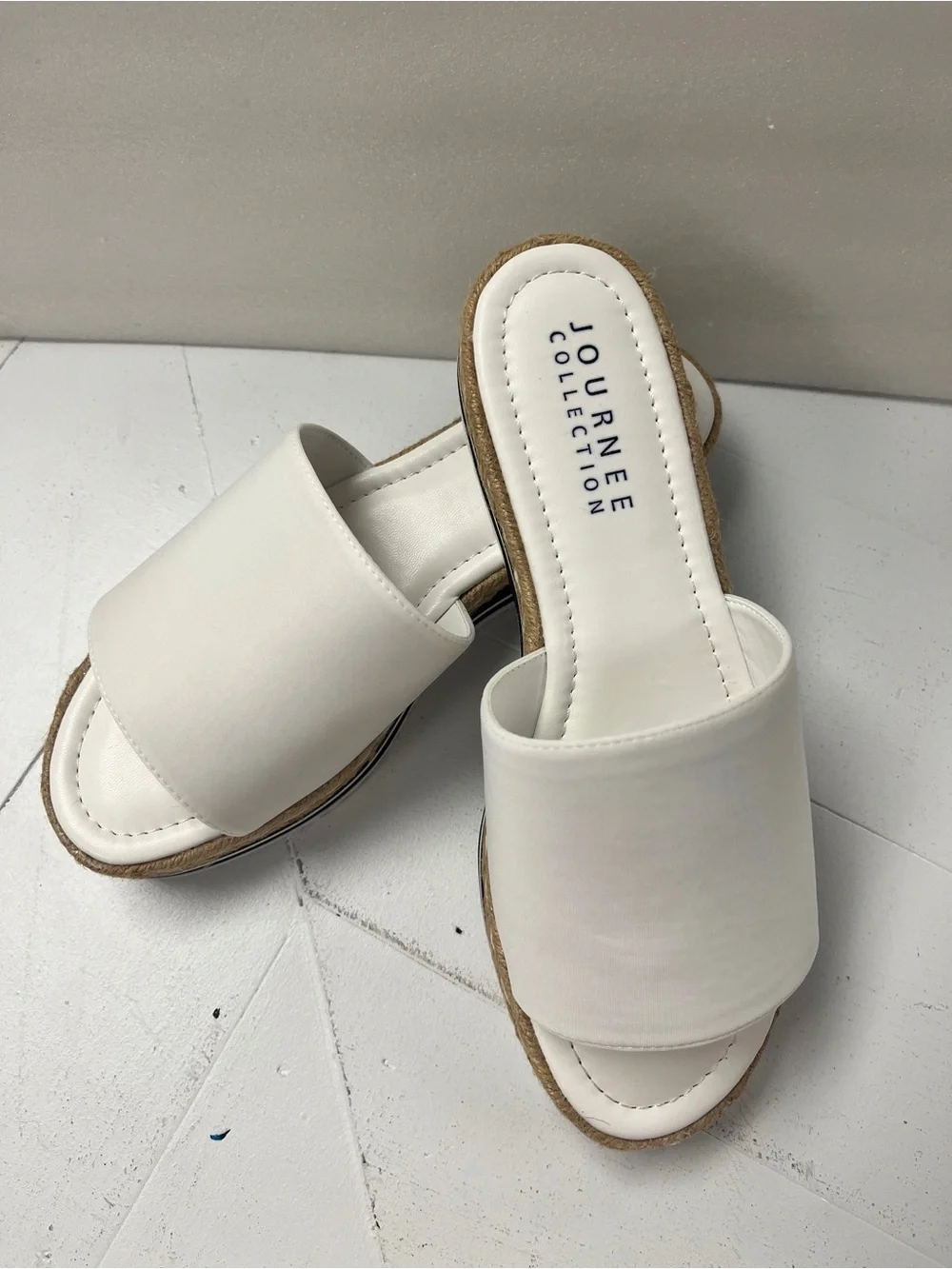 Journee Collection Womens Rosey Slide Sandals. Size 10WD. White